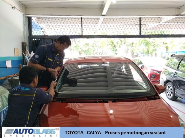 Autoglass Ganti kaca mobil Toyota Calya 3 - Toyota Calya - Ganti kaca mobil depan
