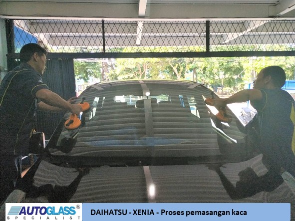 Autoglass Ganti kaca mobil Toyota Avanza 5 - Daihatsu Xenia - Ganti kaca mobil depan