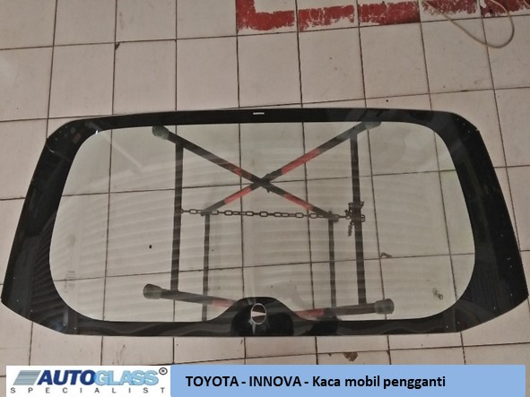 Autoglass Ganti kaca mobil Toyota Innova 2 - Toyota Innova - Ganti kaca mobil belakang