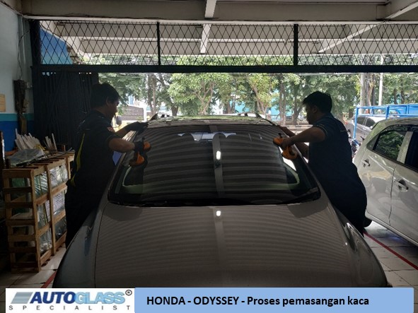 Autoglass Jual kaca mobil Ganti kaca mobil Honda Odyssey 5 - Honda Odyssey - Ganti kaca mobil depan