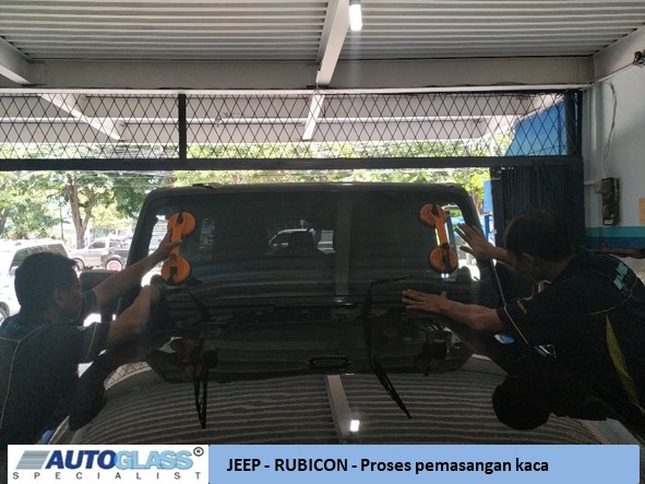 Autoglass Ganti kaca mobil Jeep Rubicon 5 - Jeep Rubicon - Ganti kaca mobil depan