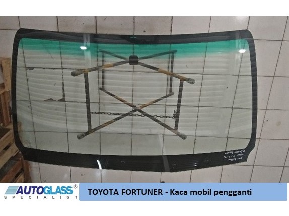Autoglass Ganti kaca mobil Toyota Fortuner 2 - Toyota Fortuner - Ganti kaca mobil depan