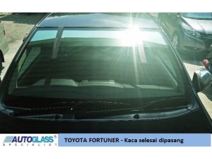 Autoglass Ganti kaca mobil Toyota Fortuner 6 300x226 - Autoglass - Ganti kaca mobil - Toyota Fortuner (6)