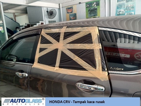 Autoglass Ganti kaca mobil Honda CRV 3 - Honda CRV – Ganti kaca pintu mobil belakang kiri