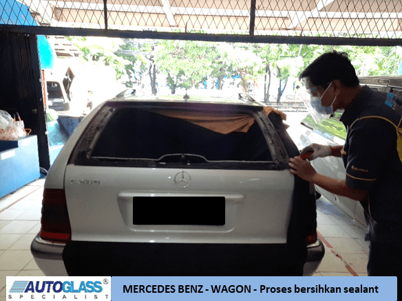 Autoglass Ganti kaca mobil Mercy Wagon 4 - Mercedes Benz C CLass Wagon – Ganti kaca mobil belakang